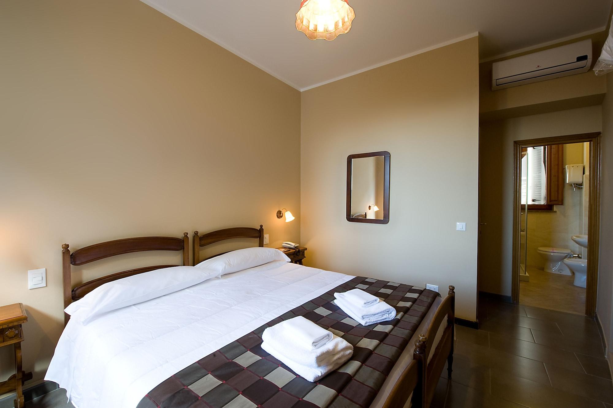 Hotel Properzio Assis Exterior foto