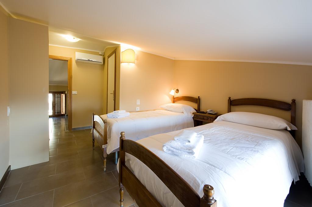 Hotel Properzio Assis Quarto foto