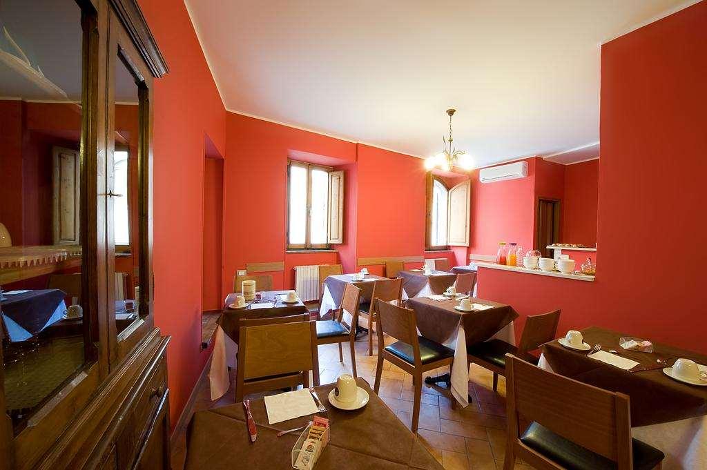 Hotel Properzio Assis Restaurante foto